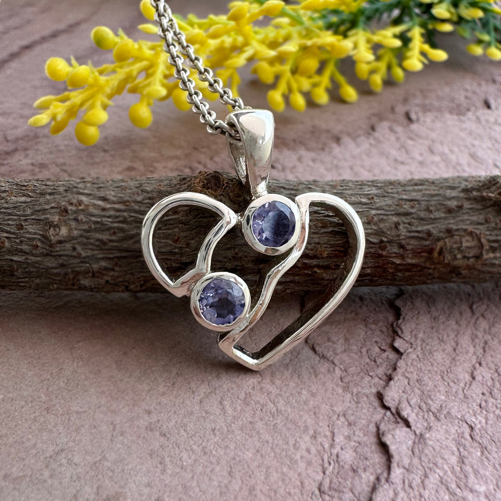 Amethyst Infinity Heart Pendant – Purple Birthstone Necklace