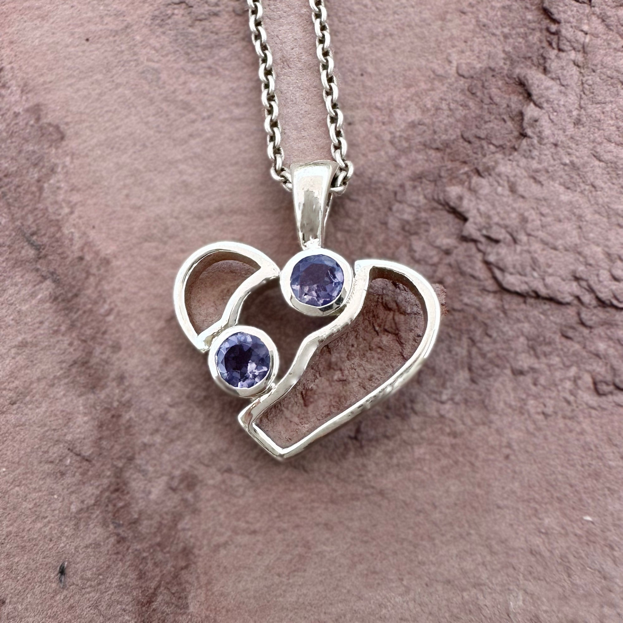 Amethyst Infinity Heart Pendant – Purple Birthstone Necklace