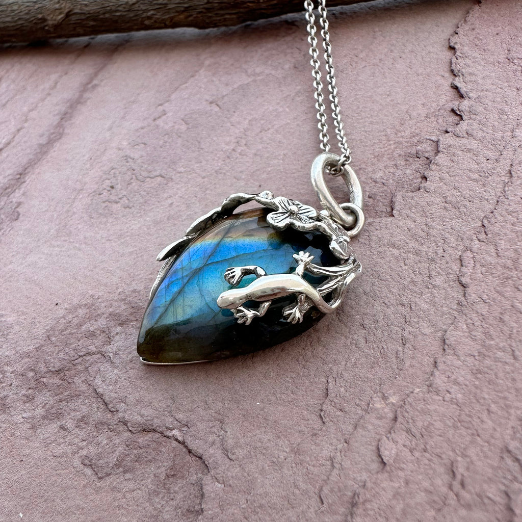 Vintage Royal Labradorite Pendant Necklace in 925 Sterling Silver Jewelry- Organic Vine Wrap Crystal Design
