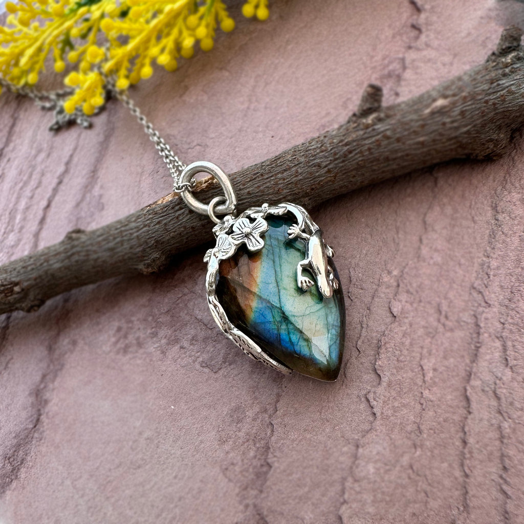 Vintage Royal Labradorite Pendant Necklace in 925 Sterling Silver Jewelry- Organic Vine Wrap Crystal Design